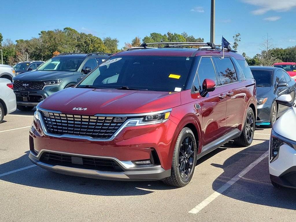 Used 2023 Kia Carnival SX Prestige image 2