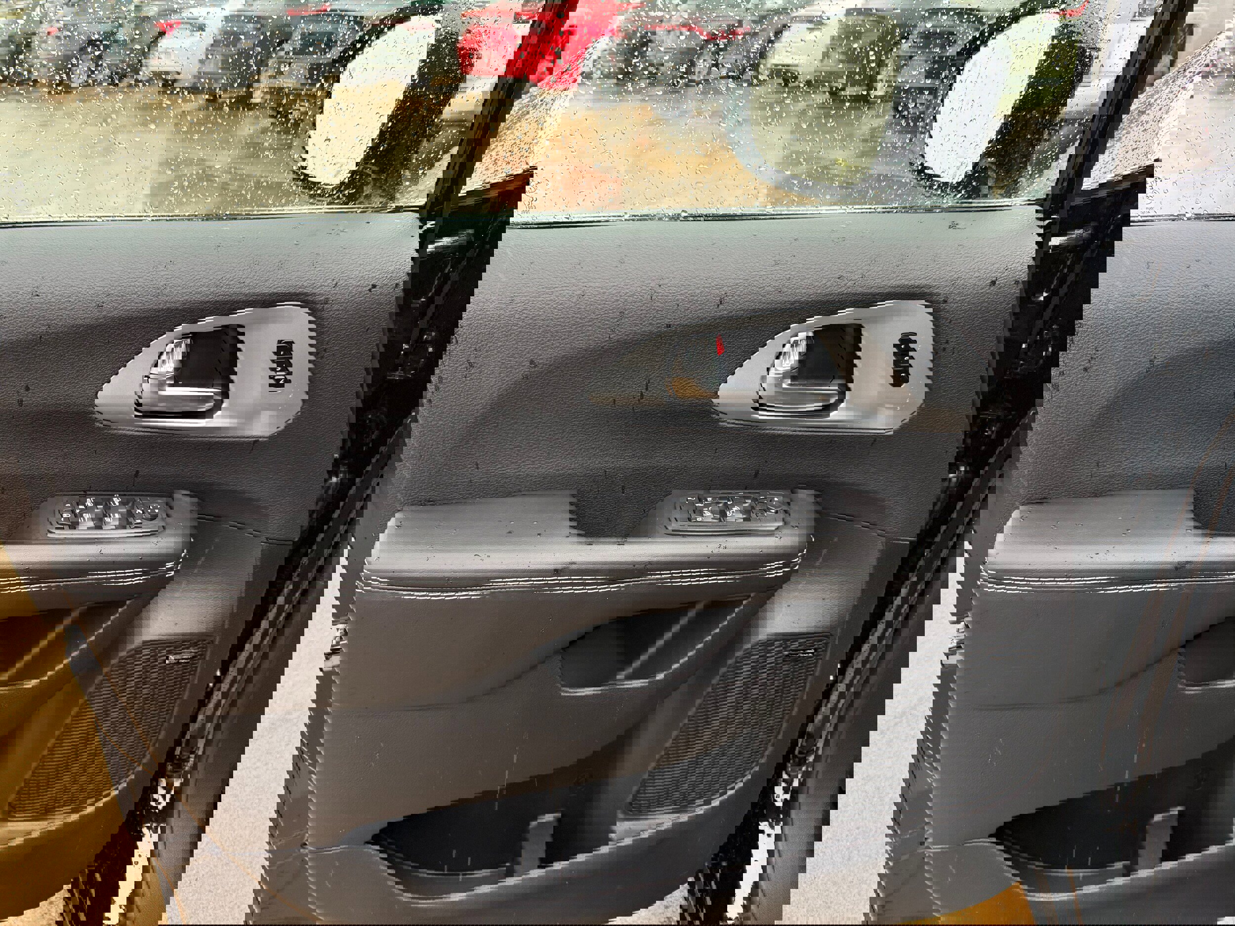 New 2026 Chrysler Pacifica Limited w/ Uconnect Theater Family Group image 6