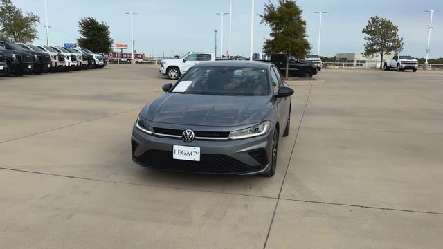 Used 2025 Volkswagen Jetta Sport FWD image 4