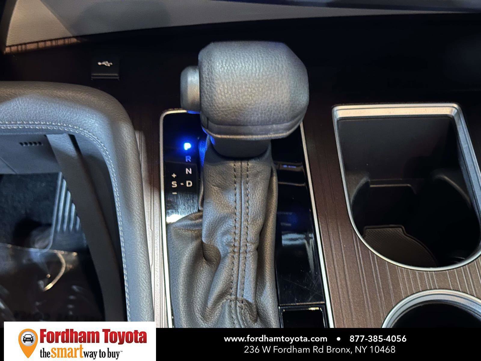 Used 2024 Toyota Sienna LE image 27