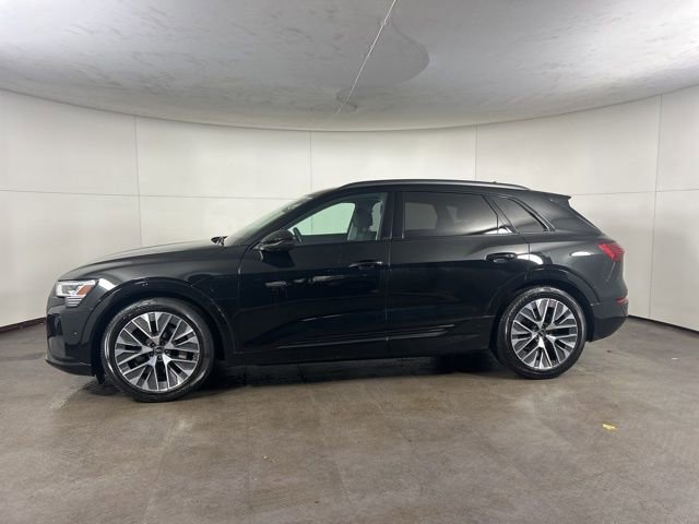 Used 2024 Audi Q8 e-tron Premium Plus w/ Premium Plus Package image 4