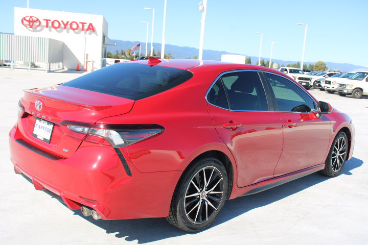 Certified 2023 Toyota Camry SE image 3