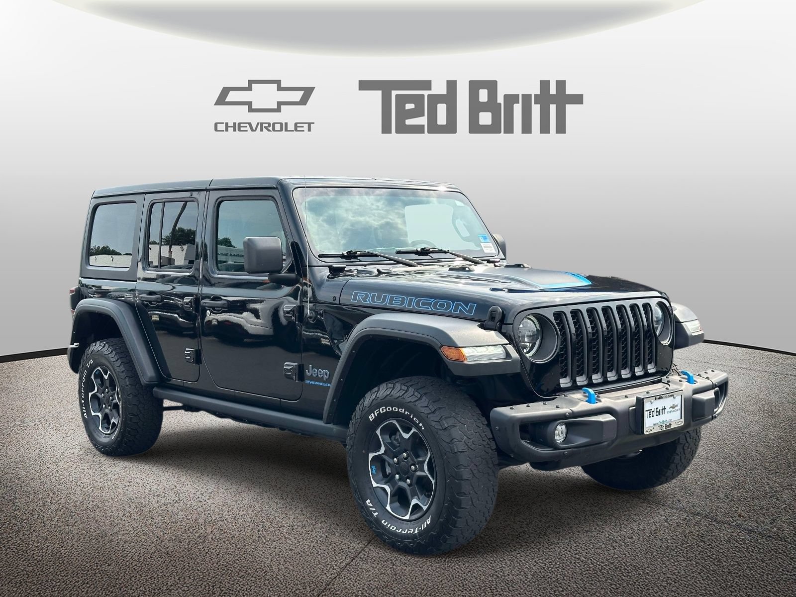 Used 2023 Jeep Wrangler Unlimited Rubicon 4xe w/ Steel Bumper Group AWD/4WD image 3