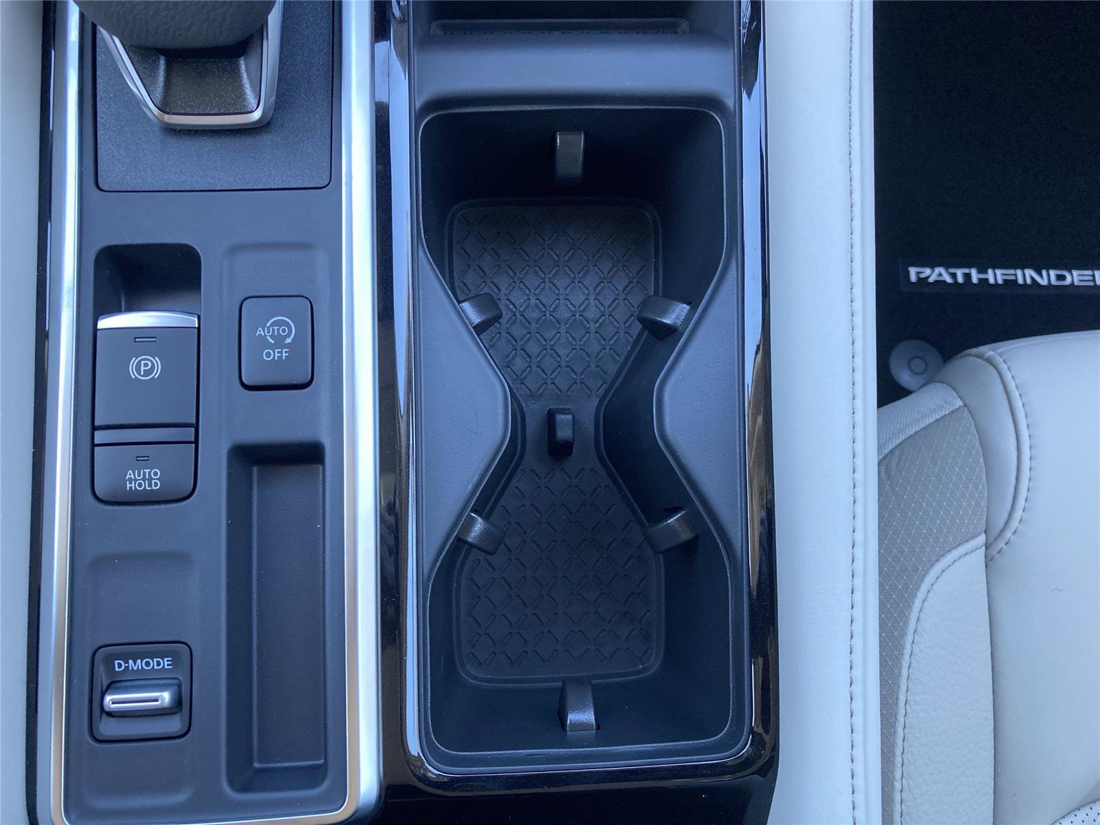 New 2026 Nissan Pathfinder SL image 15