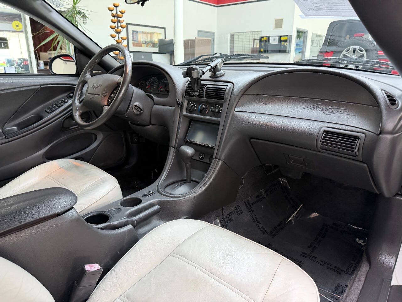 Used 2003 Ford Mustang Convertible RWD image 16