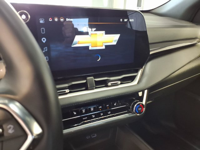 Used 2026 Chevrolet Equinox LT AWD/4WD image 11