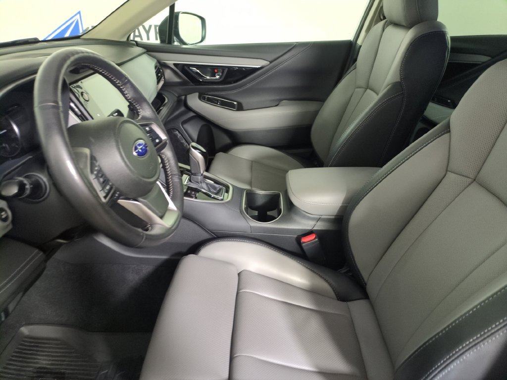 Used 2025 Subaru Outback Limited AWD/4WD image 13
