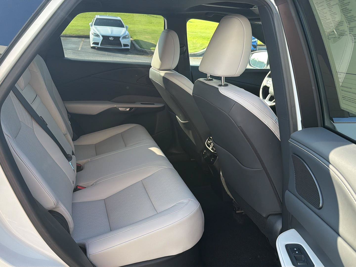 Used 2025 Lexus RX 350 Premium Plus FWD image 12