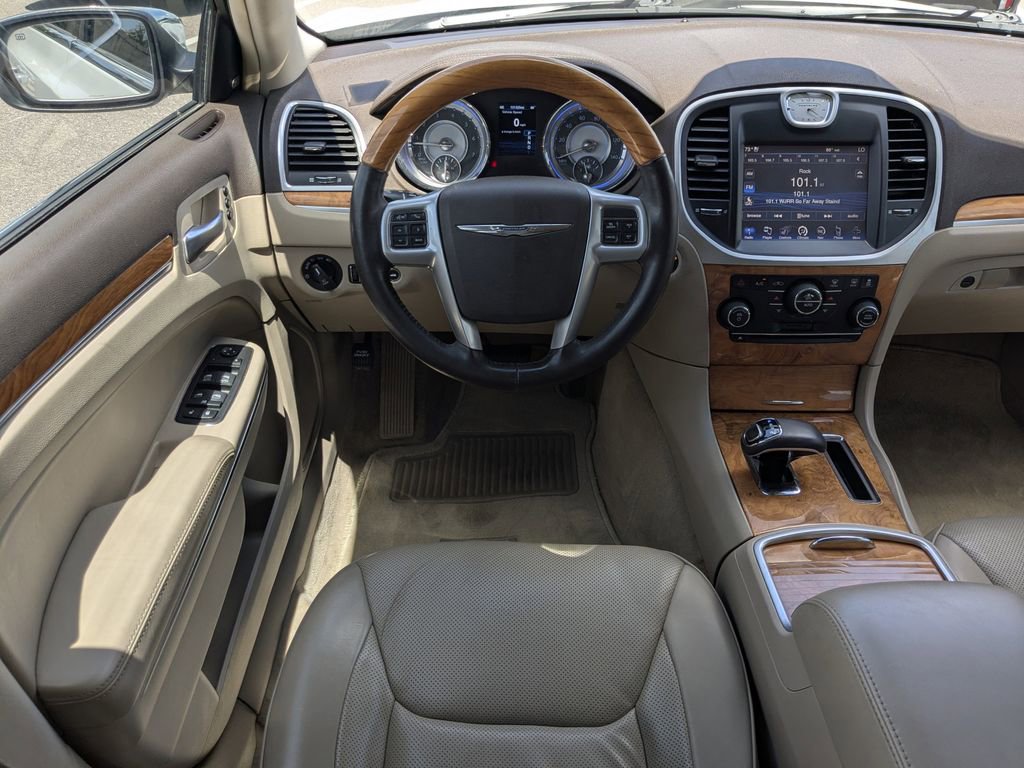 Used 2014 Chrysler 300 C RWD image 21