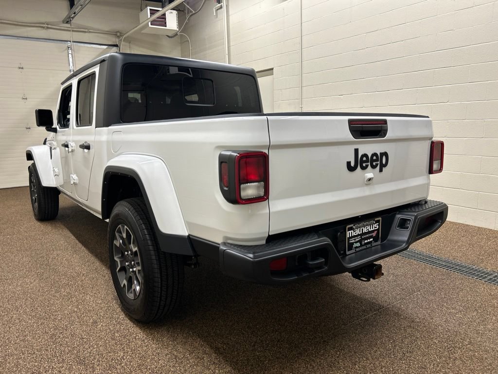 Used 2022 Jeep Gladiator Sport AWD/4WD image 4