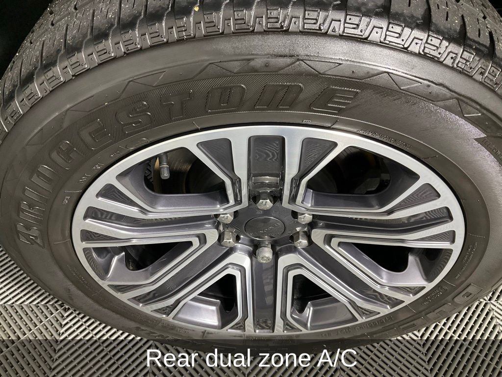 Used 2023 Jeep Wagoneer 4WD w/ Premium Group I image 10