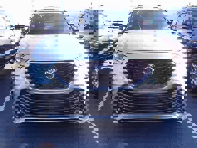 Used 2023 Toyota Highlander XSE image 2