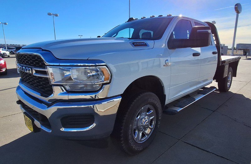 Used 2024 RAM 2500 Tradesman w/ Chrome Appearance Group image 4