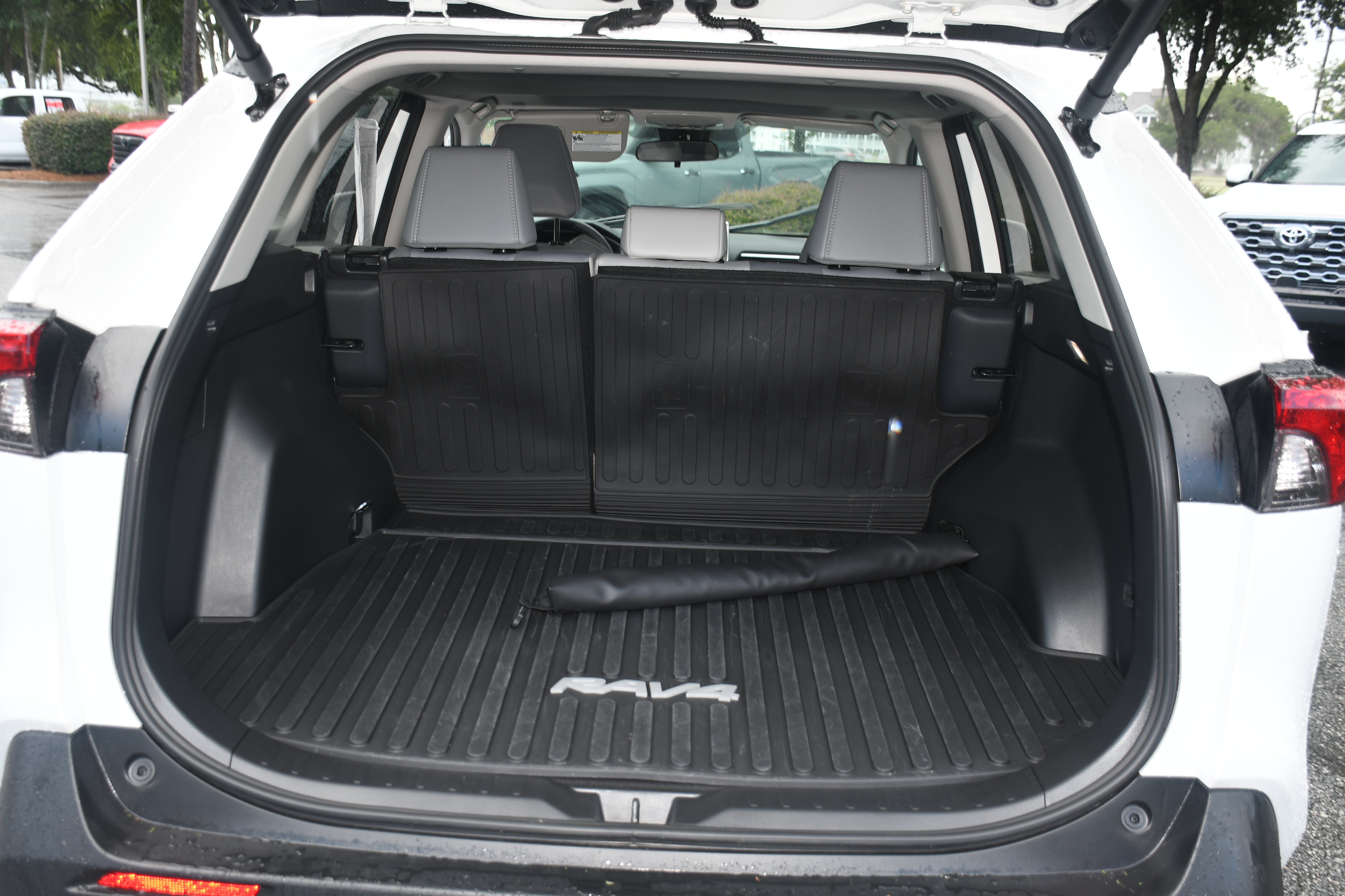 Certified 2025 Toyota RAV4 XLE Premium AWD/4WD image 17