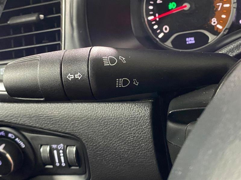 Used 2018 Jeep Renegade Limited w/ UConnect 8.4 Nav Group AWD/4WD image 25