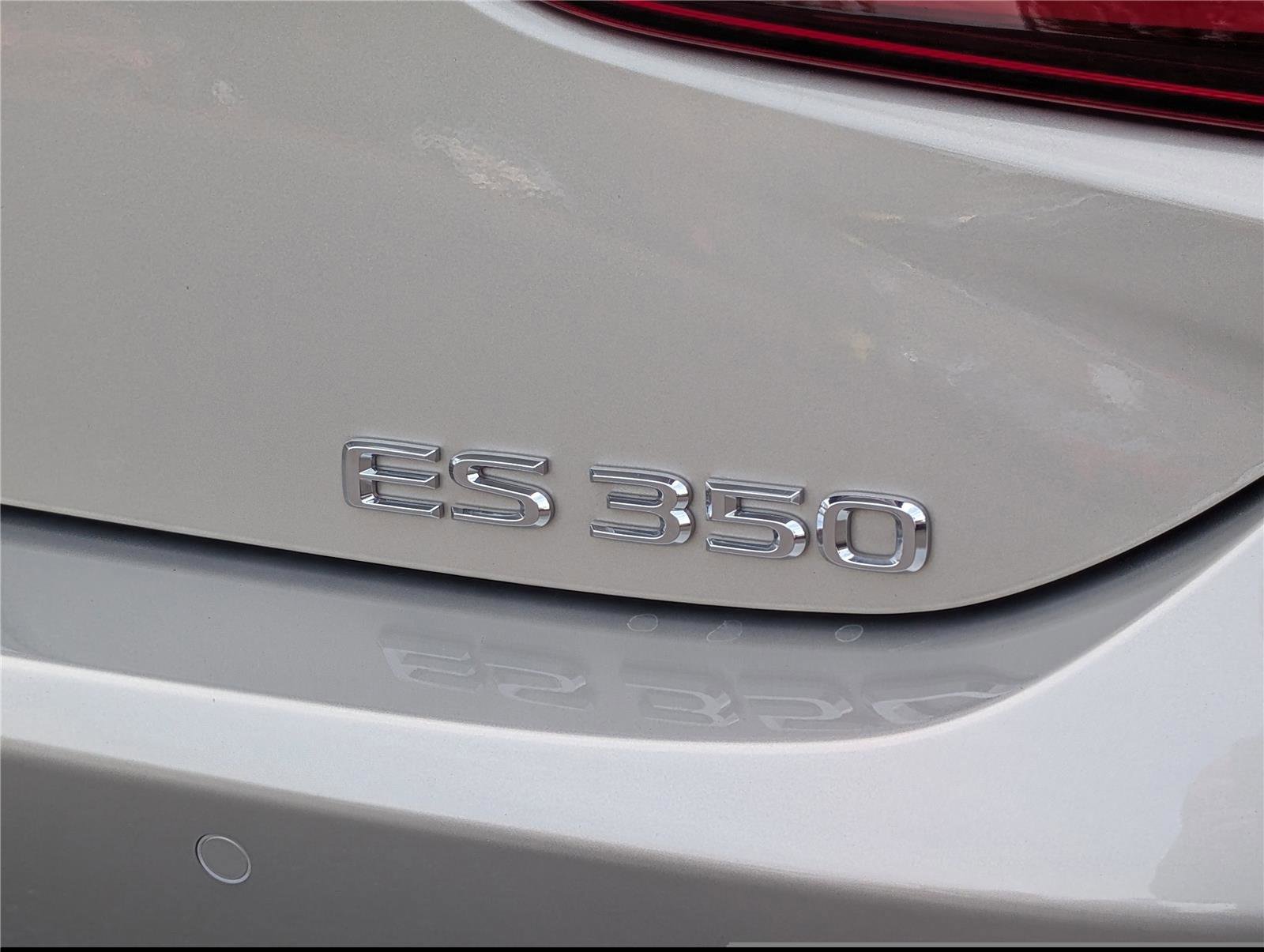 Certified 2024 Lexus ES 350 w/ Premium Package image 9