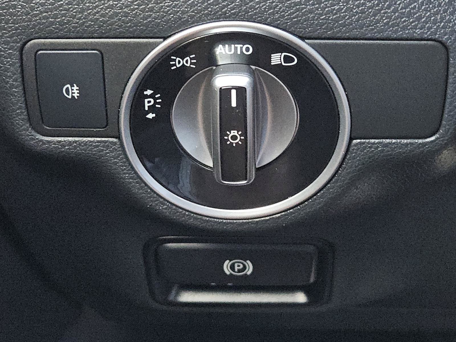 Used 2016 Mercedes-Benz CLA 250 image 14