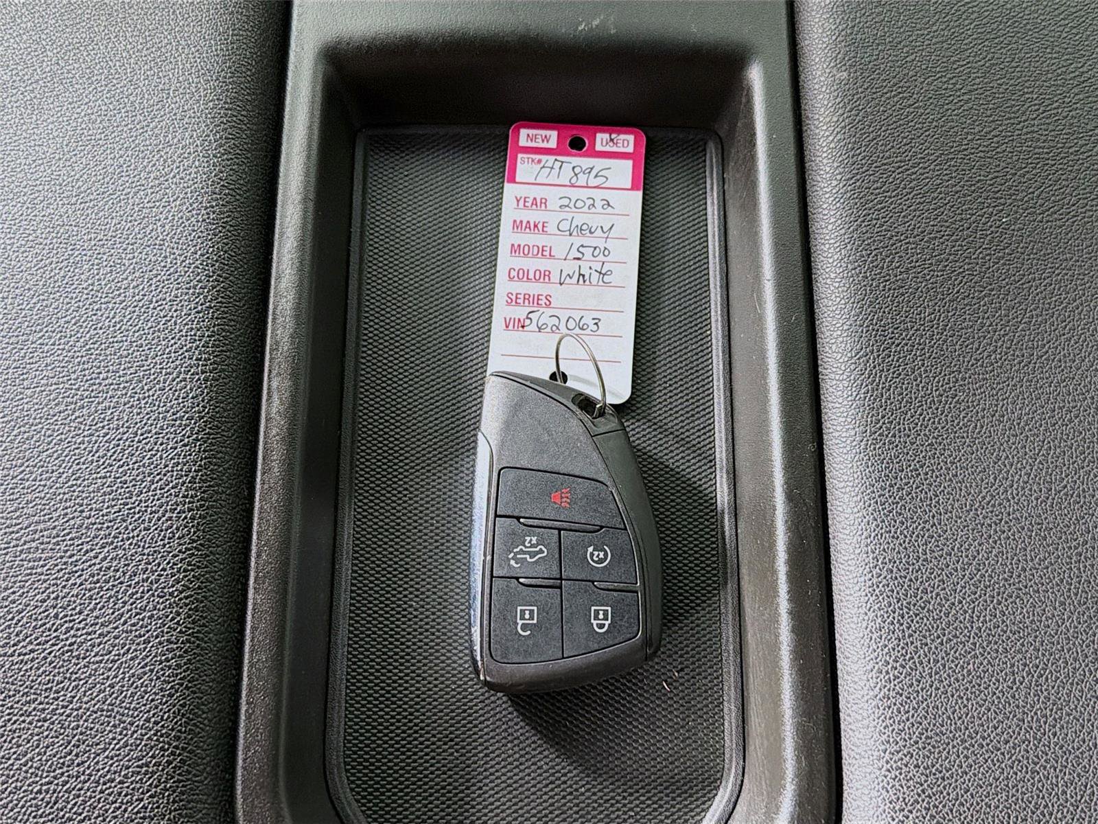 Used 2022 Chevrolet Silverado 1500 LT AWD/4WD image 32