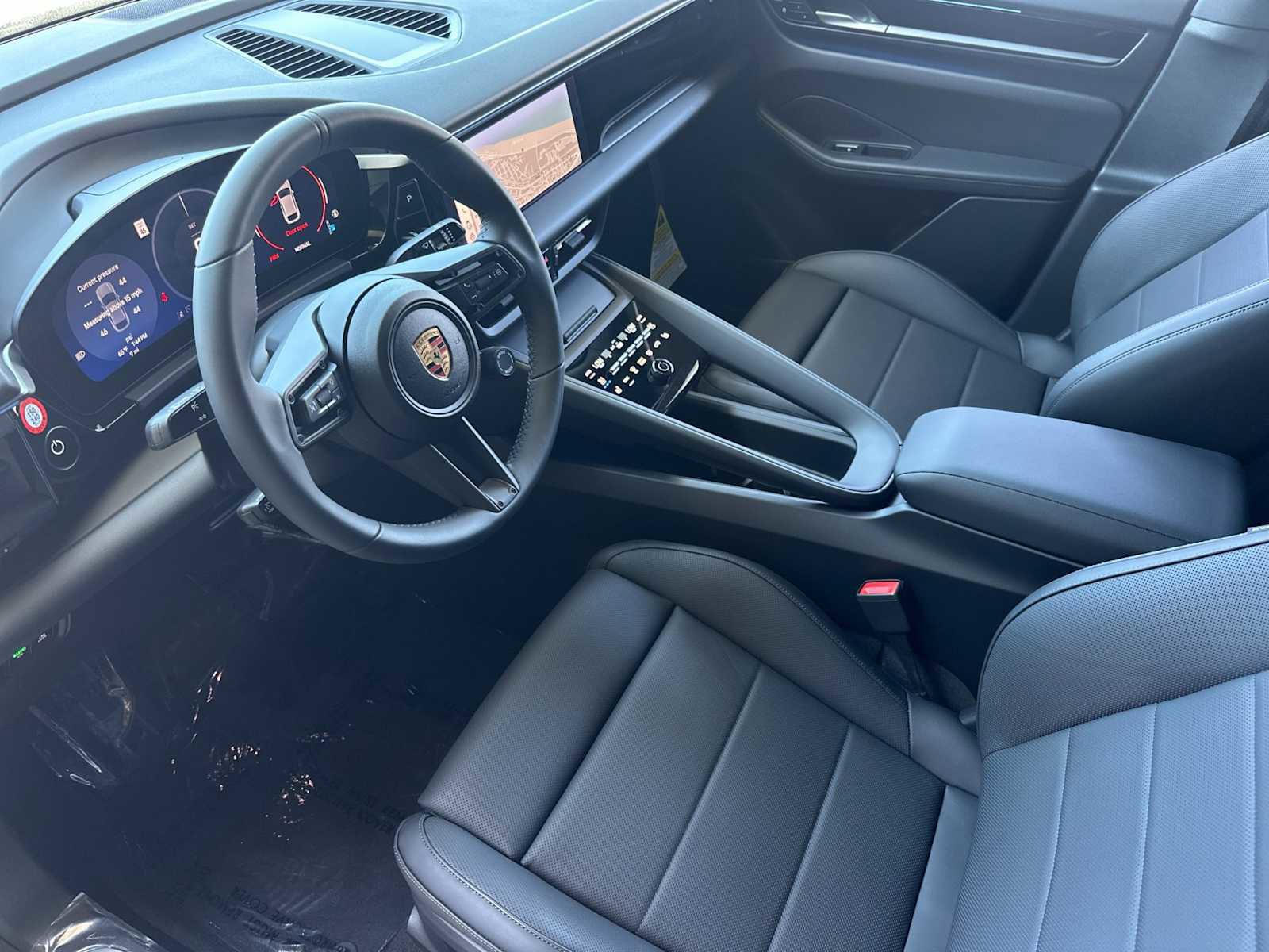 New 2025 Porsche Macan Electric image 4