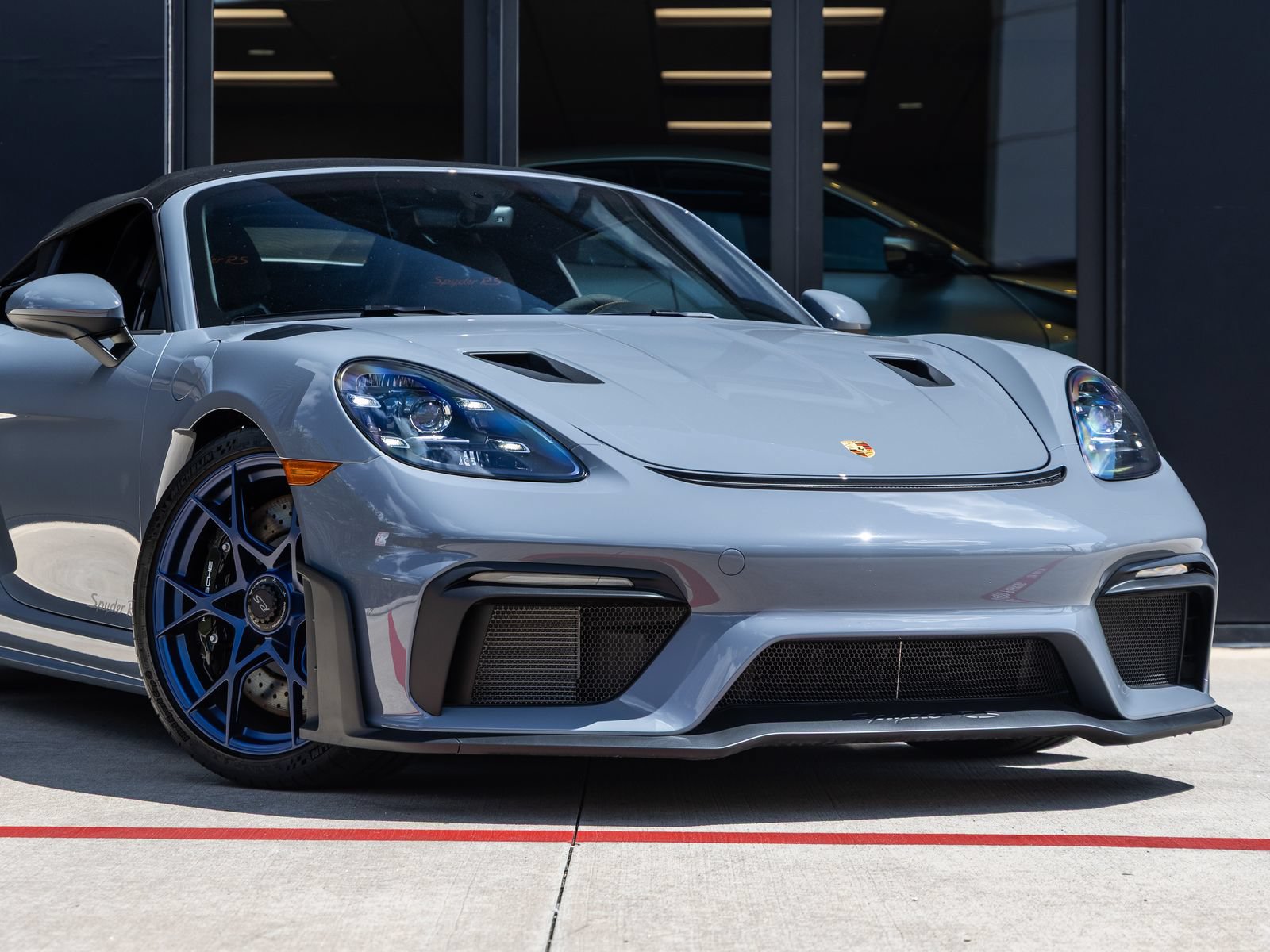 Certified 2025 Porsche 718 Boxster Spyder RS RWD image 9