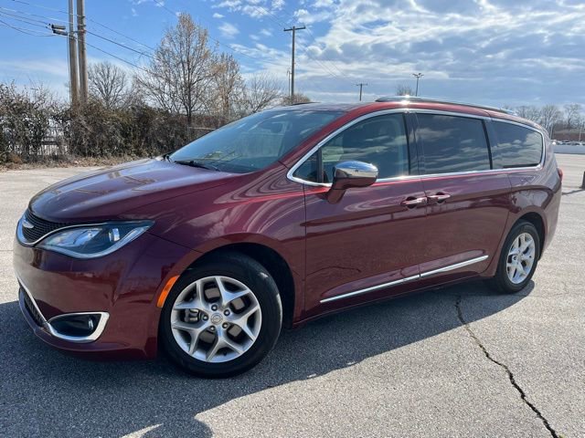 Used 2020 Chrysler Pacifica Limited image 2