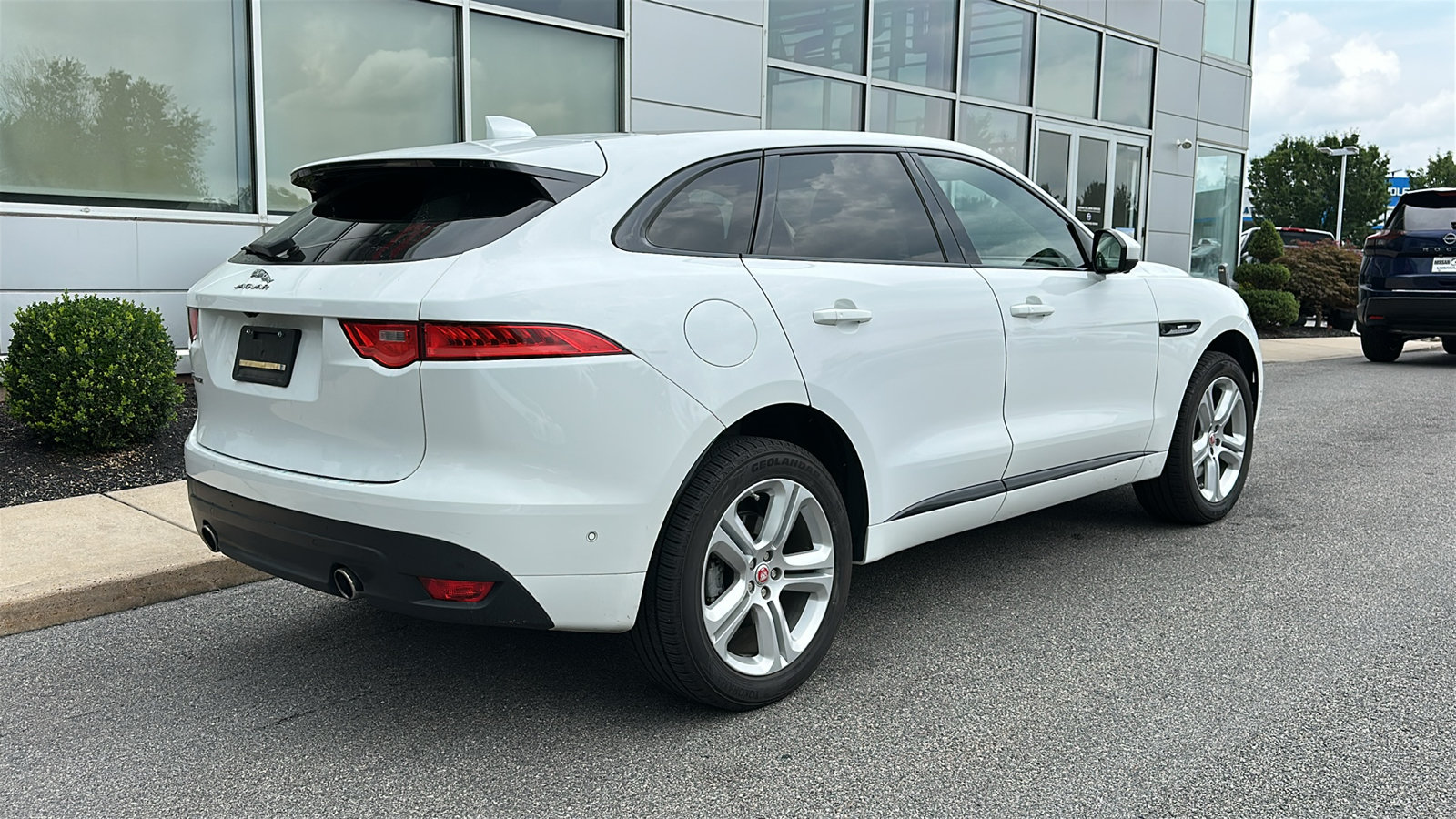 Used 2017 Jaguar F-PACE R-Sport AWD/4WD image 7