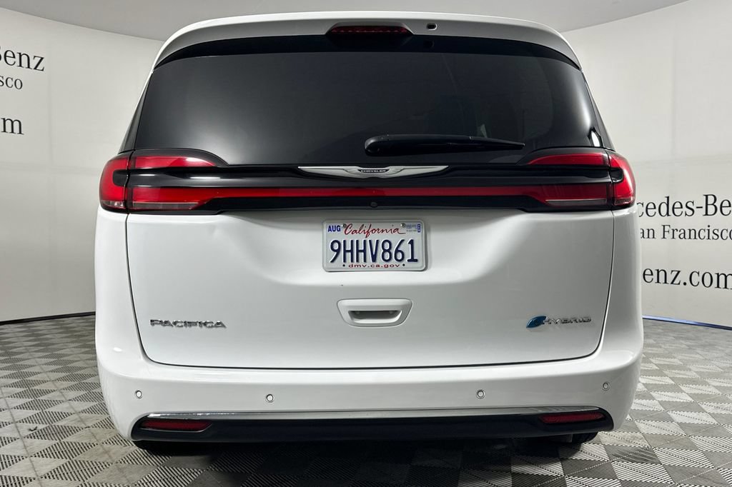 Used 2023 Chrysler Pacifica Touring-L FWD image 5