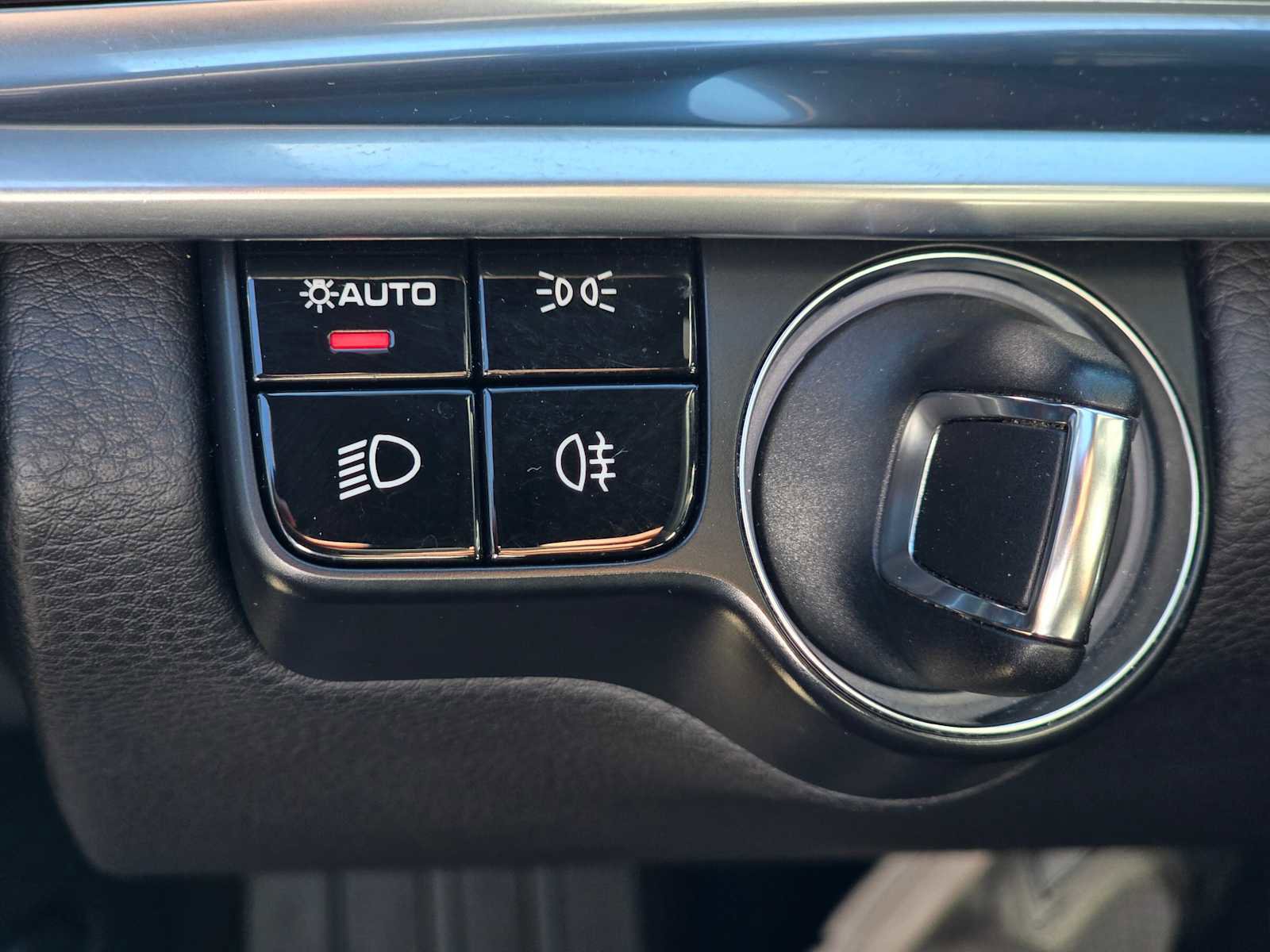 Used 2018 Porsche Panamera RWD image 39