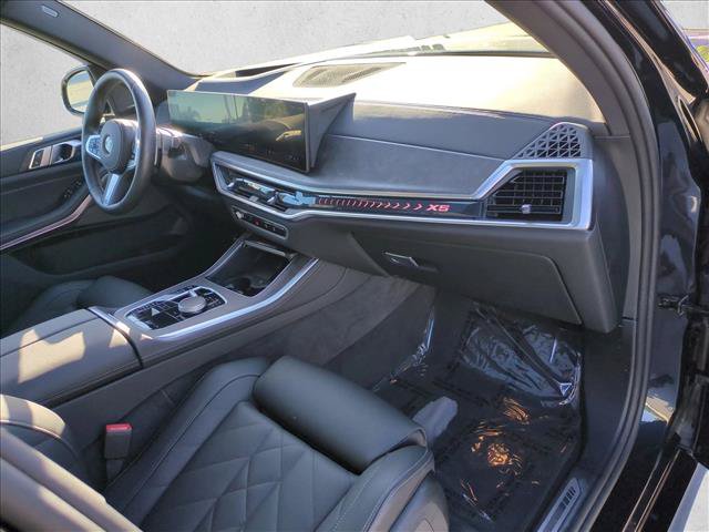 Certified 2026 BMW X5 xDrive40i w/ M Sport Package AWD/4WD image 24