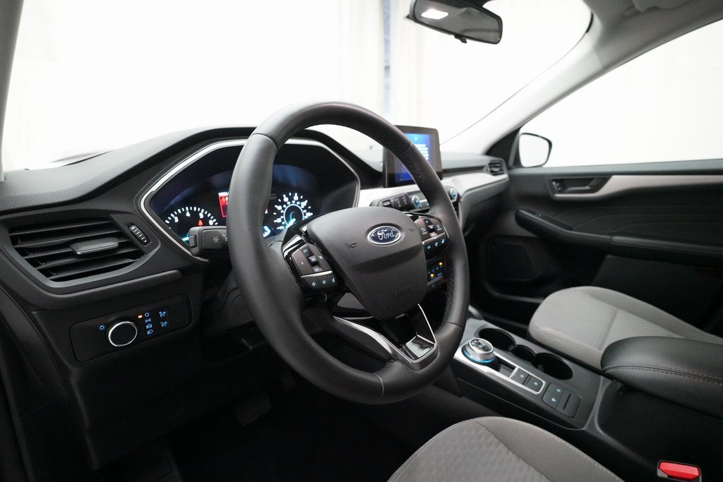 Used 2022 Ford Escape SE w/ Cold Weather Package image 8