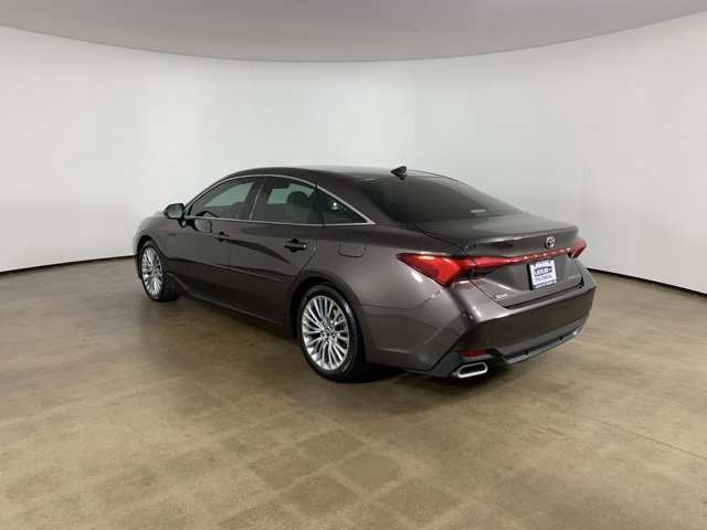 Used 2019 Toyota Avalon Limited image 14