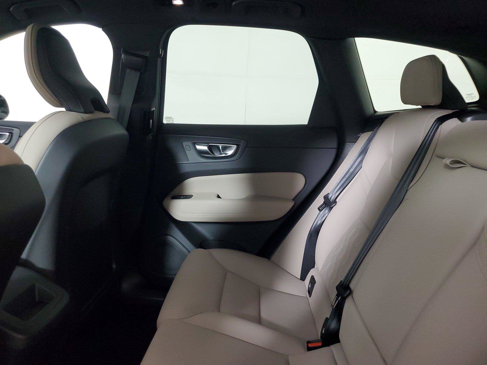 New 2027 Volvo XC60 B5 Core AWD/4WD image 12