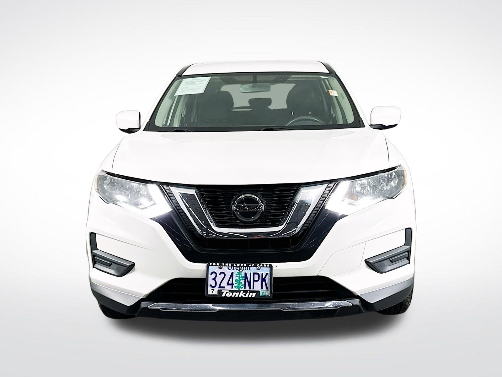 Used 2018 Nissan Rogue S image 2