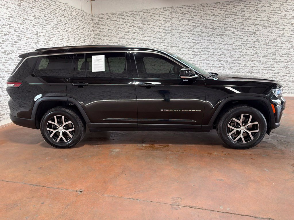 Used 2023 Jeep Grand Cherokee L Limited w/ Luxury Tech Group II AWD/4WD image 8