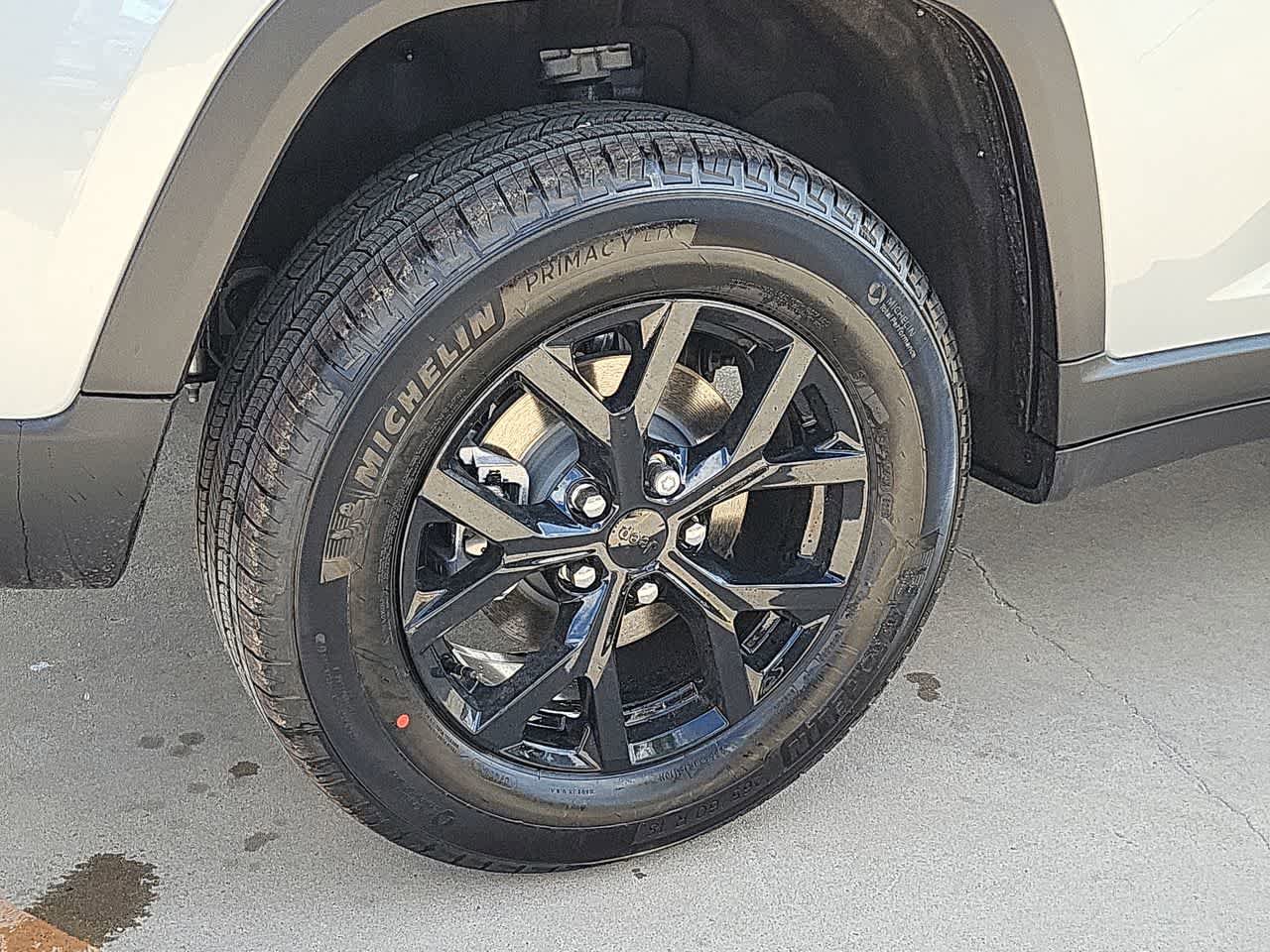 New 2026 Jeep Grand Cherokee Altitude AWD/4WD image 16