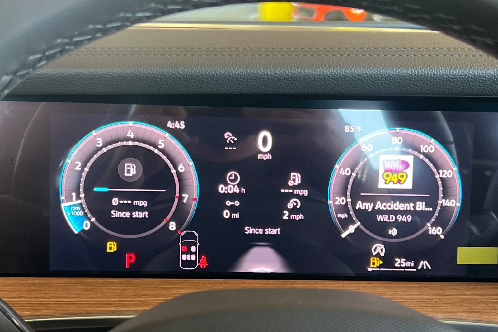 New 2026 Volkswagen Tiguan SEL R-Line AWD/4WD image 25