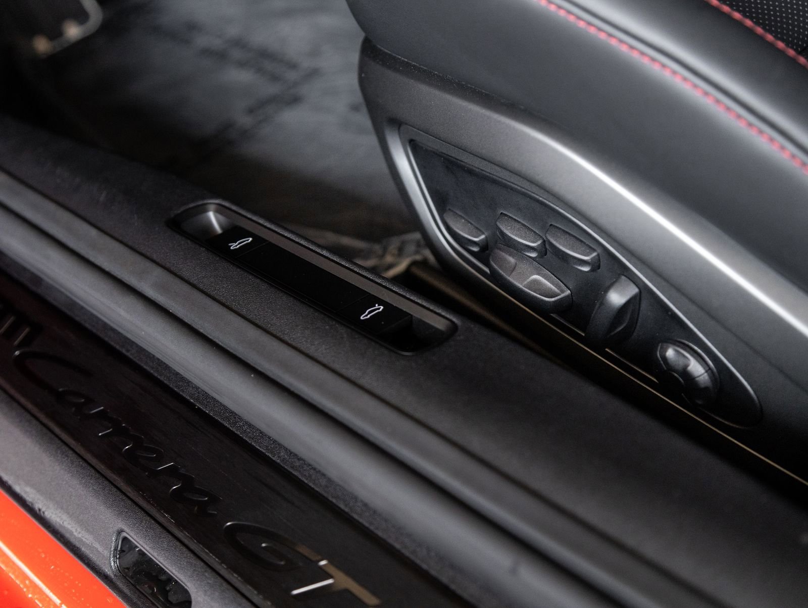 Used 2025 Porsche 911 Carrera GTS RWD image 22