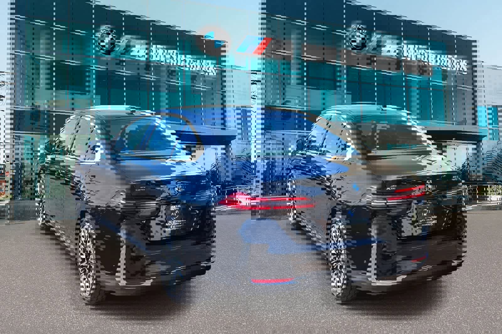 Used 2026 BMW 530i xDrive w/ Premium Package image 6