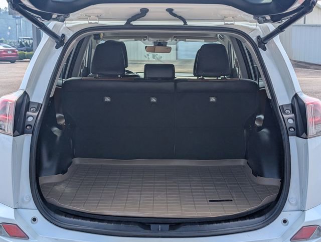 Used 2016 Toyota RAV4 Limited FWD image 10