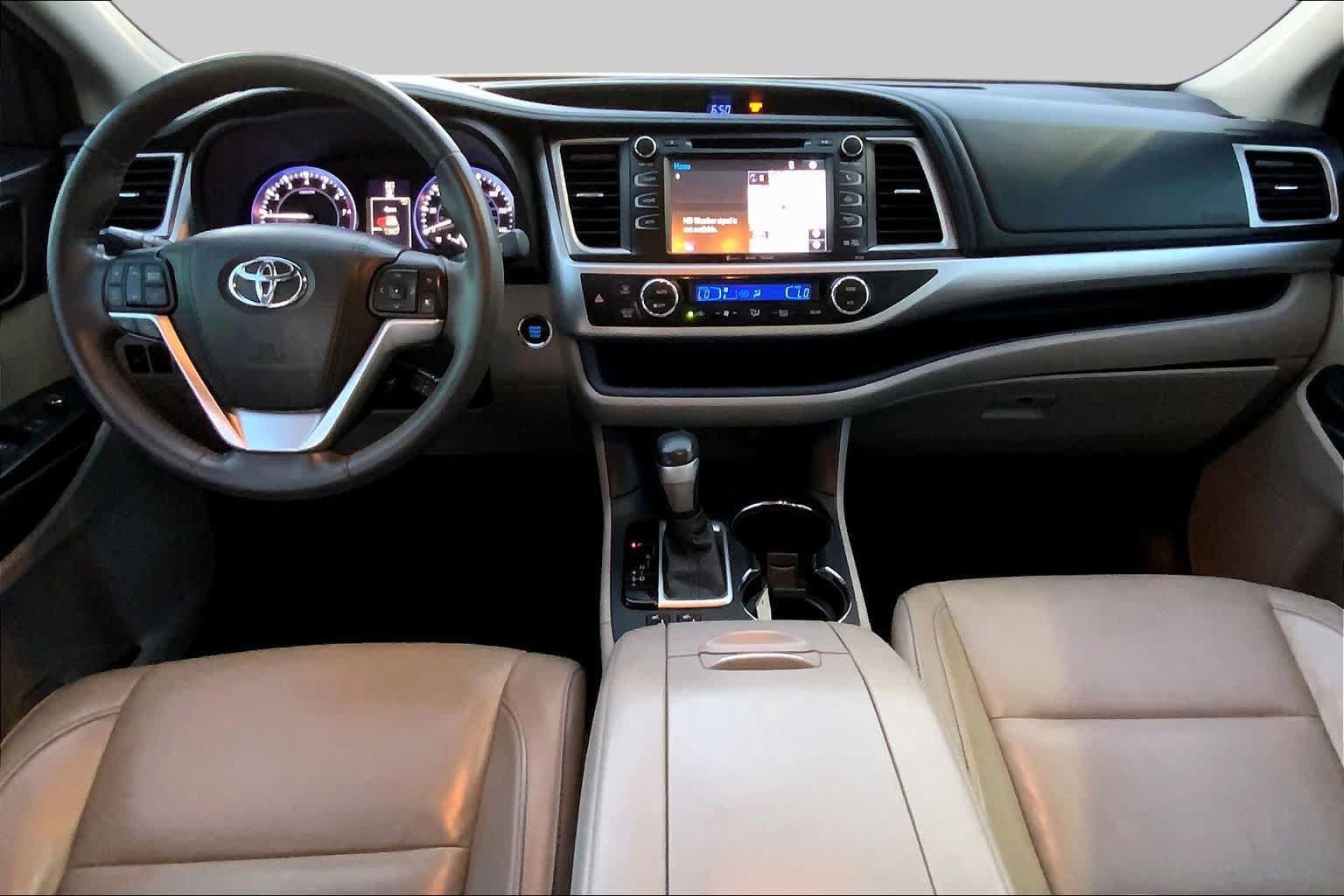 Used 2016 Toyota Highlander XLE FWD image 15