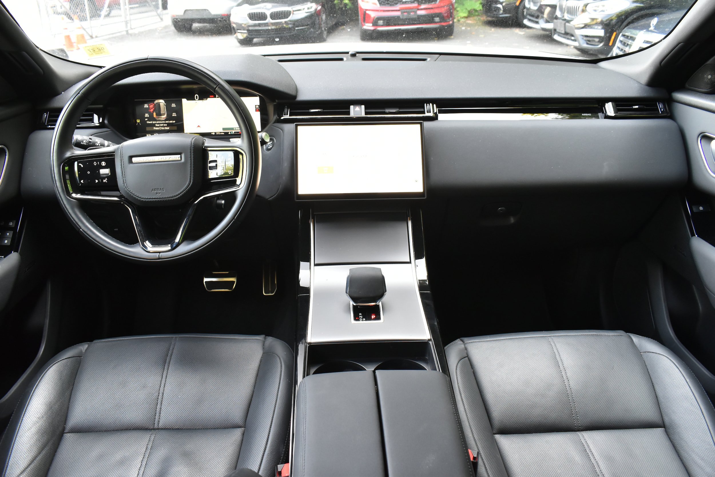 Used 2025 Land Rover Range Rover Velar Dynamic SE AWD/4WD image 24