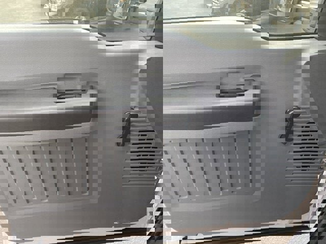 Used 2015 Ford F550 2WD Regular Cab Super Duty image 20