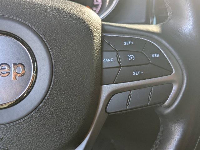 Used 2021 Jeep Grand Cherokee Laredo X RWD image 18