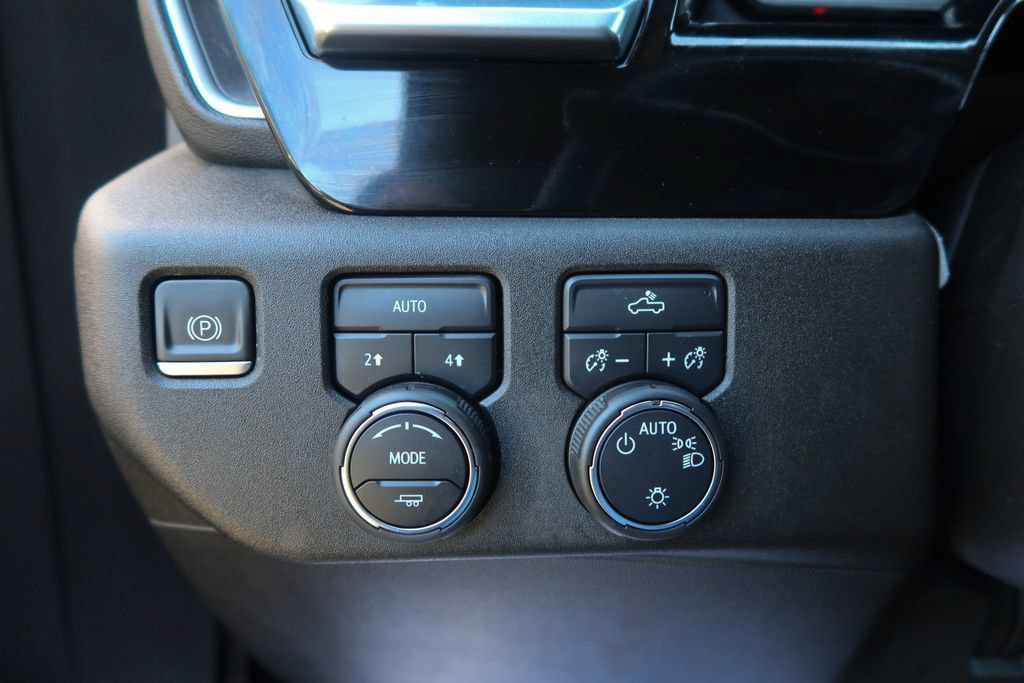Used 2023 Chevrolet Silverado 1500 LT w/ Protection Package AWD/4WD image 26