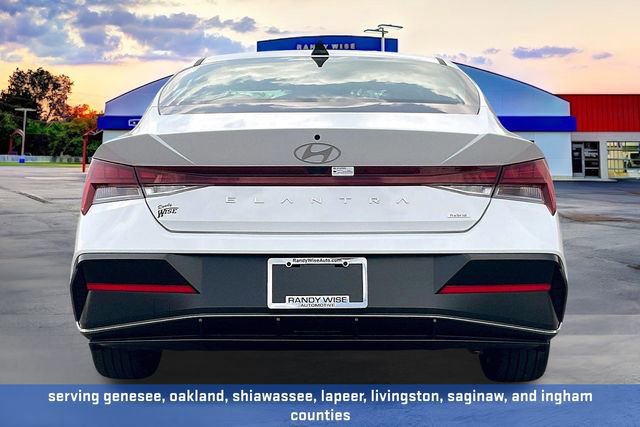 New 2025 Hyundai Elantra Limited FWD image 4