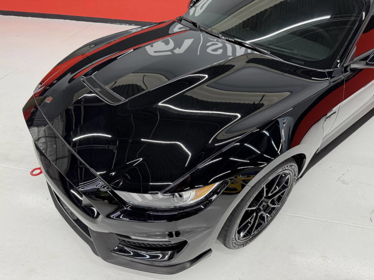 Used 2019 Ford Mustang Shelby GT350 w/ Technology Package image 5