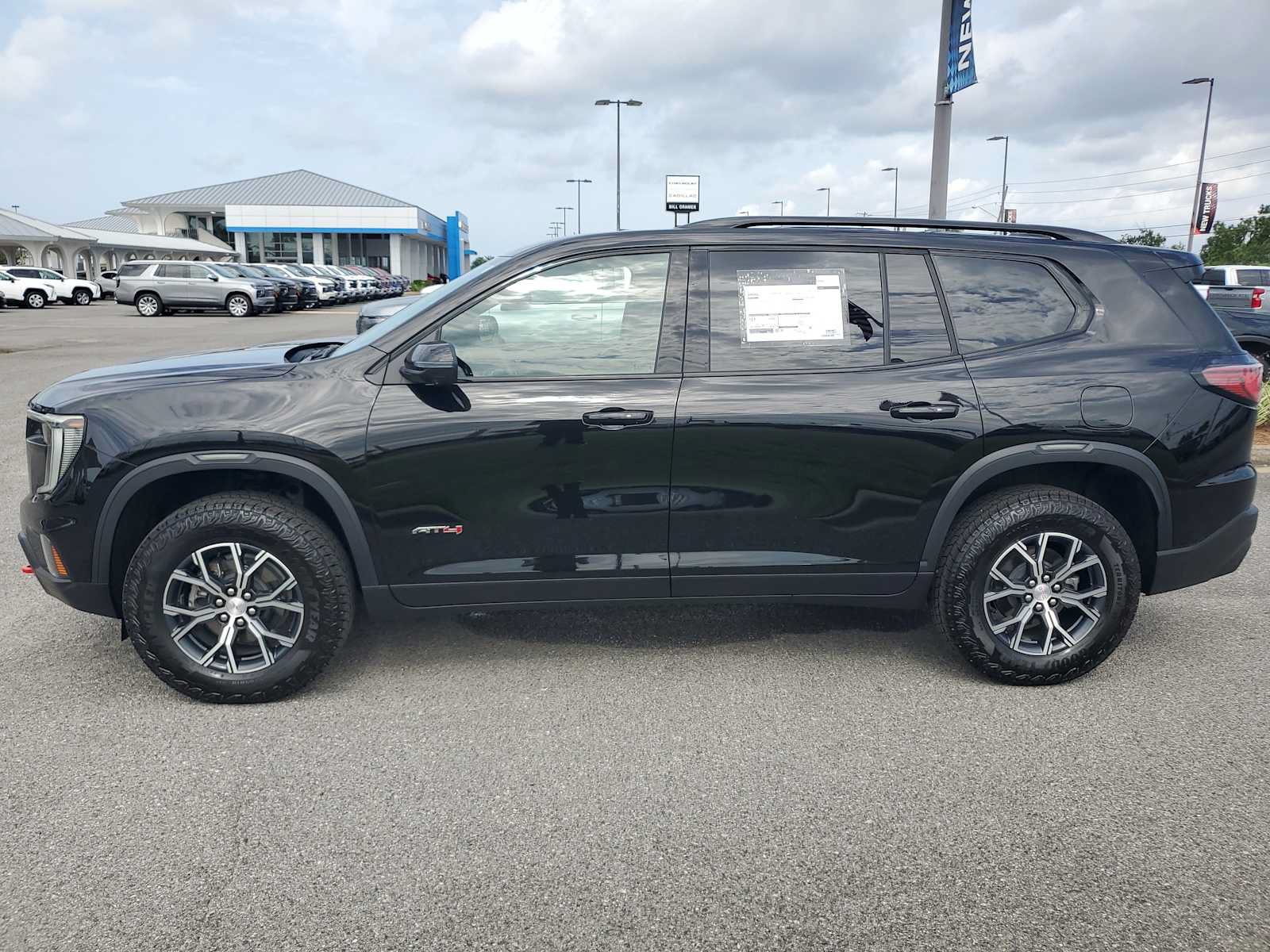 New 2026 GMC Acadia AT4 w/ Luxury Package AWD/4WD image 2