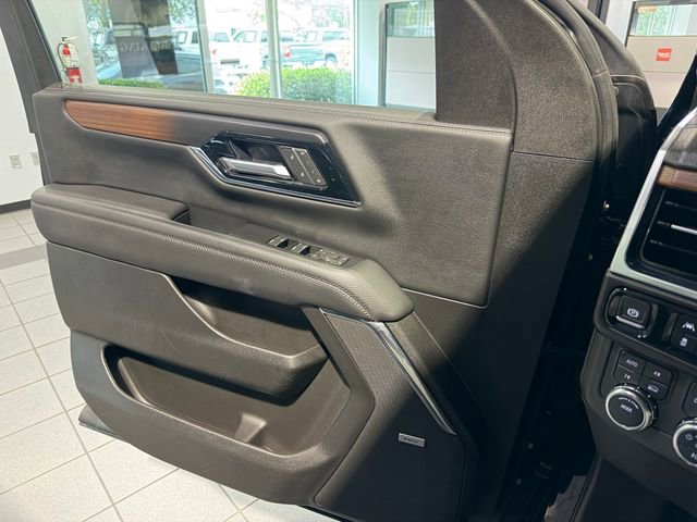 Used 2025 GMC Yukon Denali AWD/4WD image 27