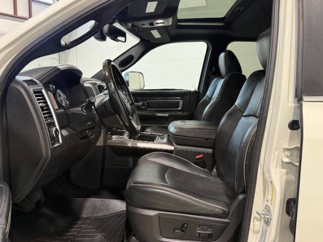 Used 2016 RAM 3500 Laramie Longhorn image 15