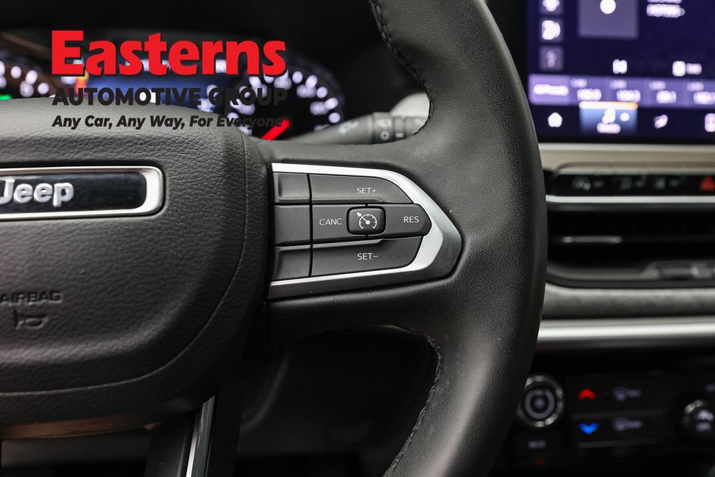 Used 2024 Jeep Compass Latitude AWD/4WD image 15